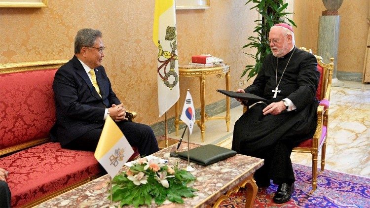Ngoại trưởng Toà Thánh thăm Hàn Quốc kỷ niệm 60 năm thiết lập quan hệ ngoại giao