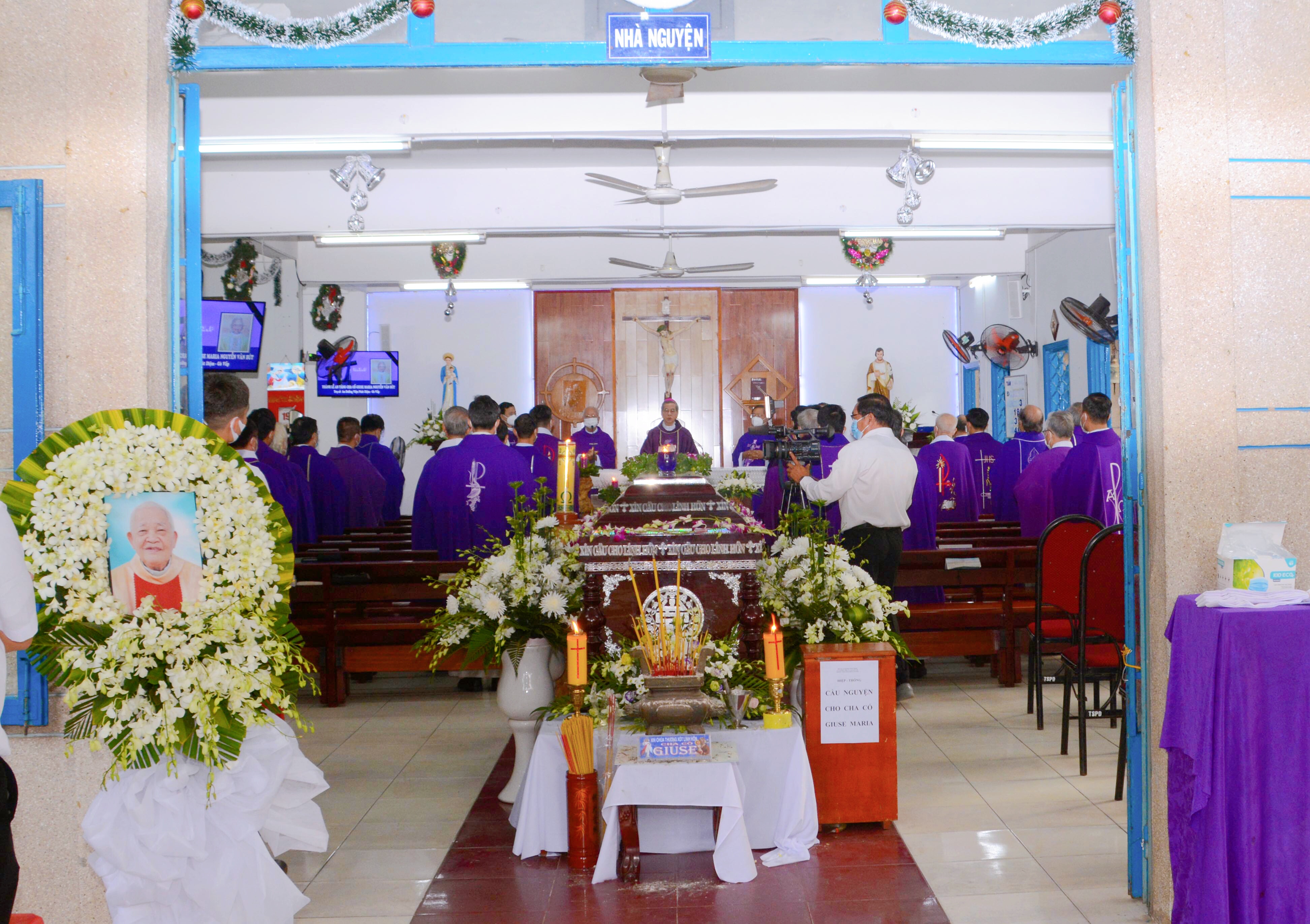 Trụ sở An Dưỡng viện Phát Diệm: Thánh lễ an táng linh mục Giuse Maria Nguyễn Văn Bút 20-12-2021