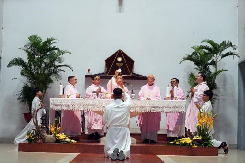 Giáo xứ Hòa Hưng: Lm chánh xứ mừng hồng ân 32 năm Linh mục