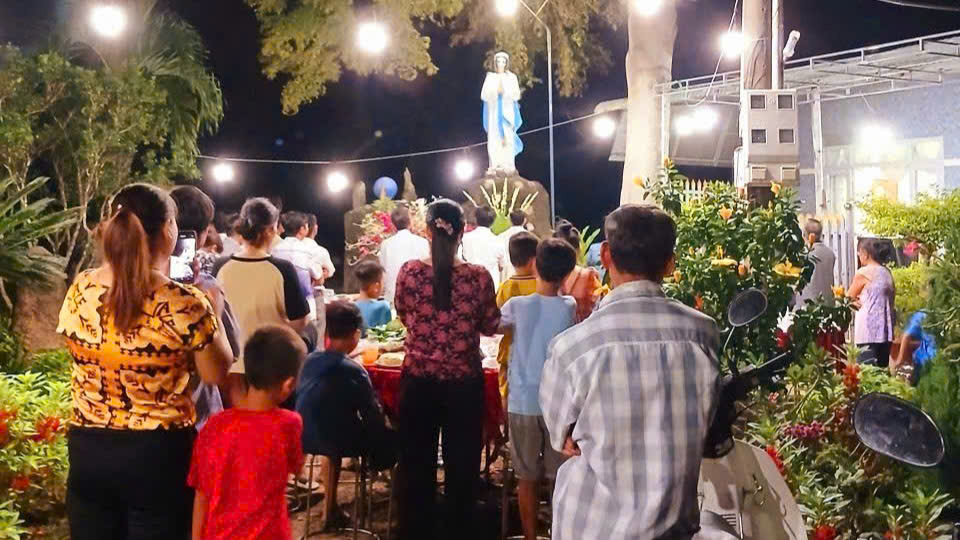 Tết Bính Ngọ và Đức tin nở hoa trong gia đình lương dân