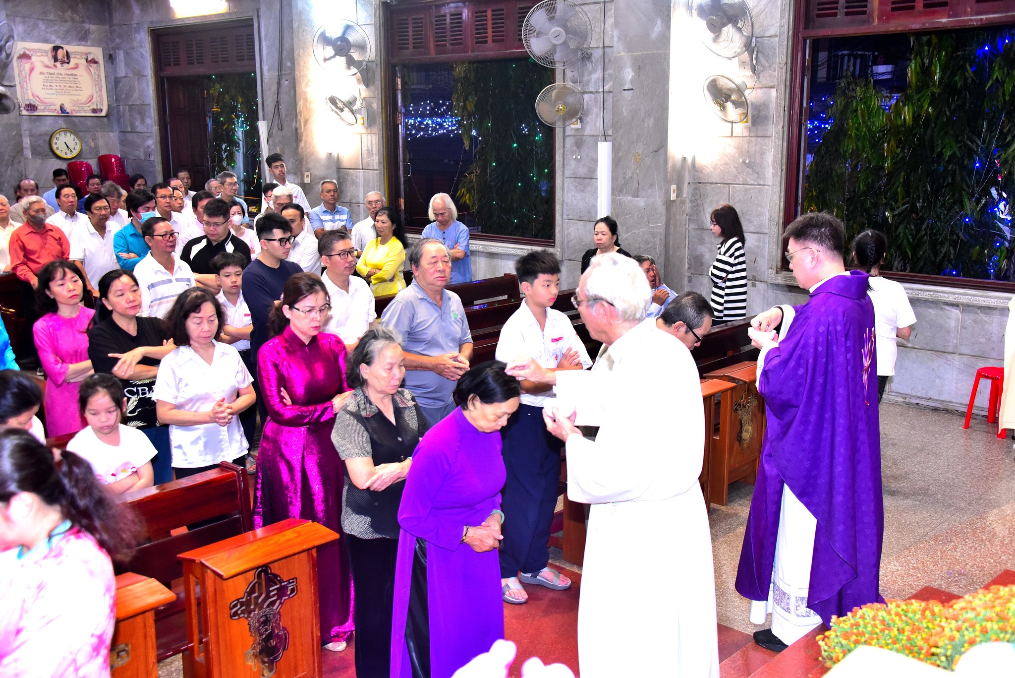 Thánh lễ Tro khai mạc Mùa Chay Thánh 2026 tại giáo xứ Vĩnh Hòa