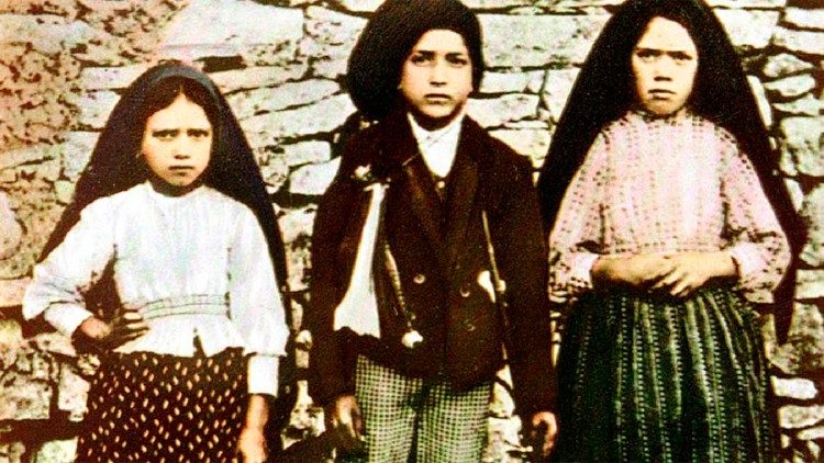 Sơ Lucia, một trong ba trẻ mục đồng Fatima, được Giáo hội tuyên bố là Đấng Đáng Kính