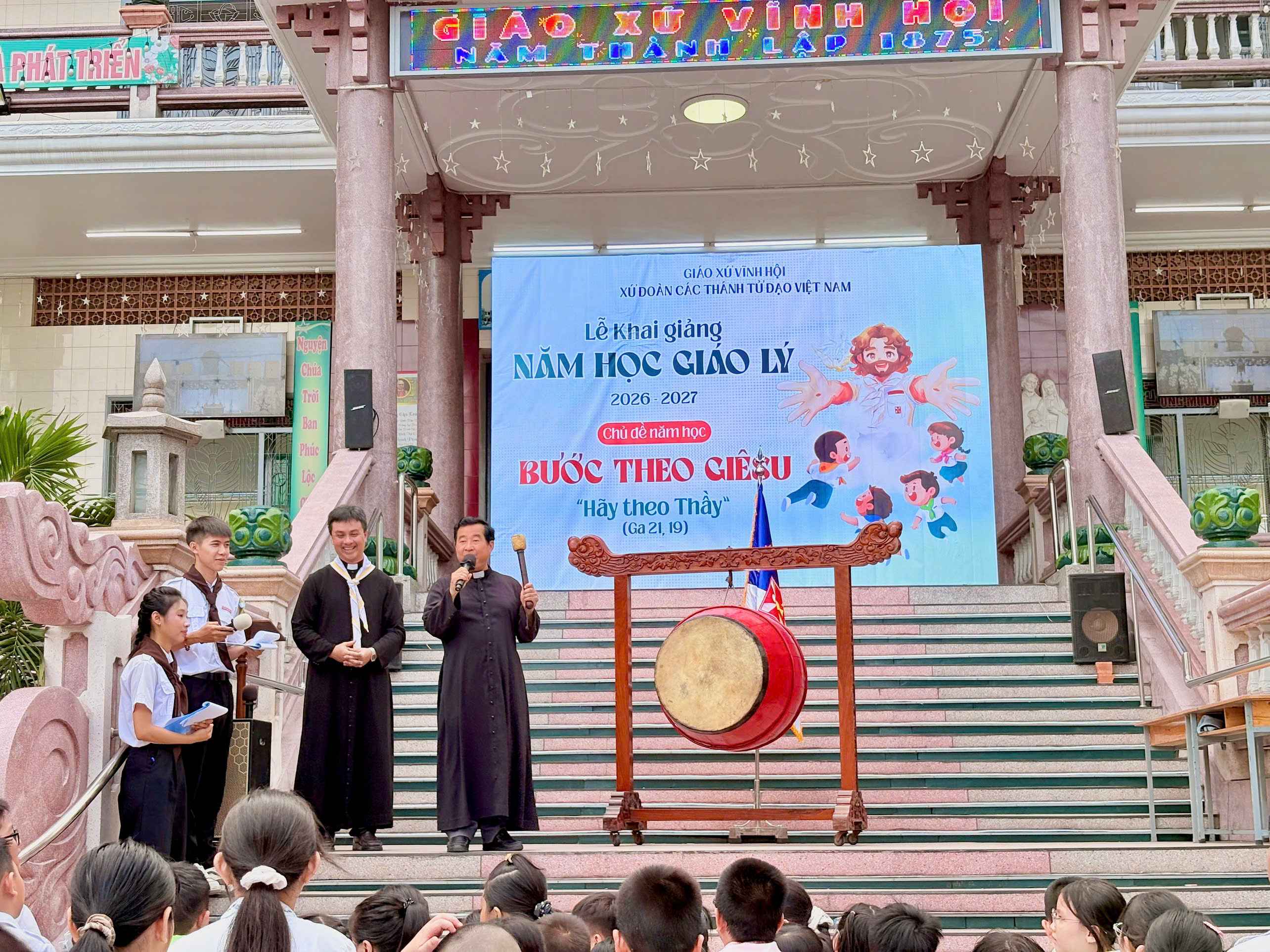 Giáo xứ Vĩnh Hội khai giảng năm học Giáo lý 2026-2027: “Bước theo Giêsu - Hãy theo Thầy”