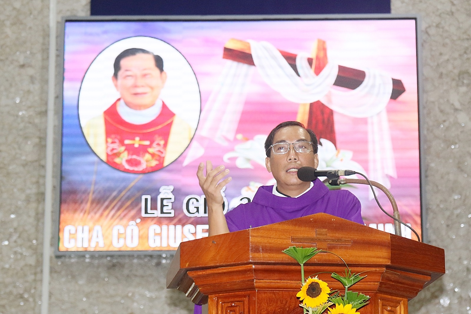 Giáo xứ Tân Phú: Lễ giỗ 2 năm cha cố Giuse Lê Đình Quế Minh