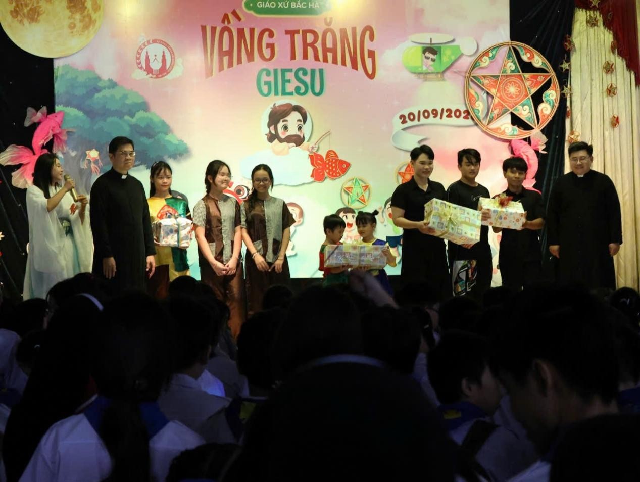 Giáo xứ Bắc Hà: Vầng Trăng Giêsu
