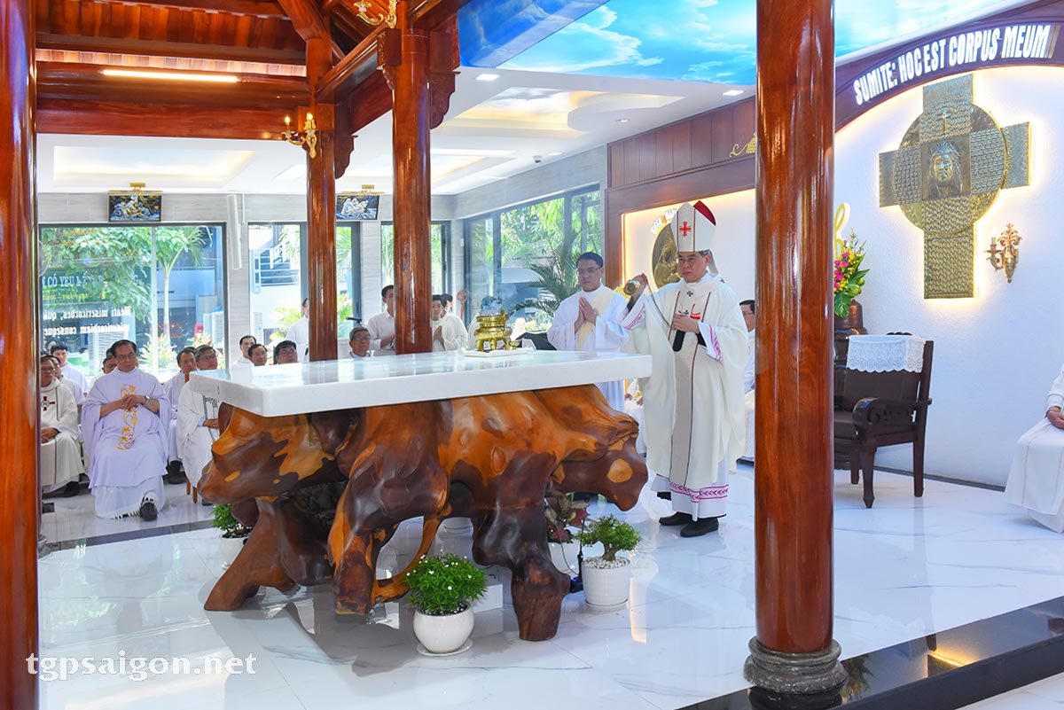 Giáo xứ Thánh Bường: Thánh lễ tạ ơn cung hiến bàn thờ và làm phép nhà thờ 22-10-2022