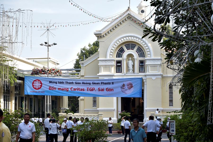 Caritas Tổng Giáo phận Sài Gòn: Mừng kính Thánh Giáo Hoàng Gioan Phaolô II - Bổn mạng