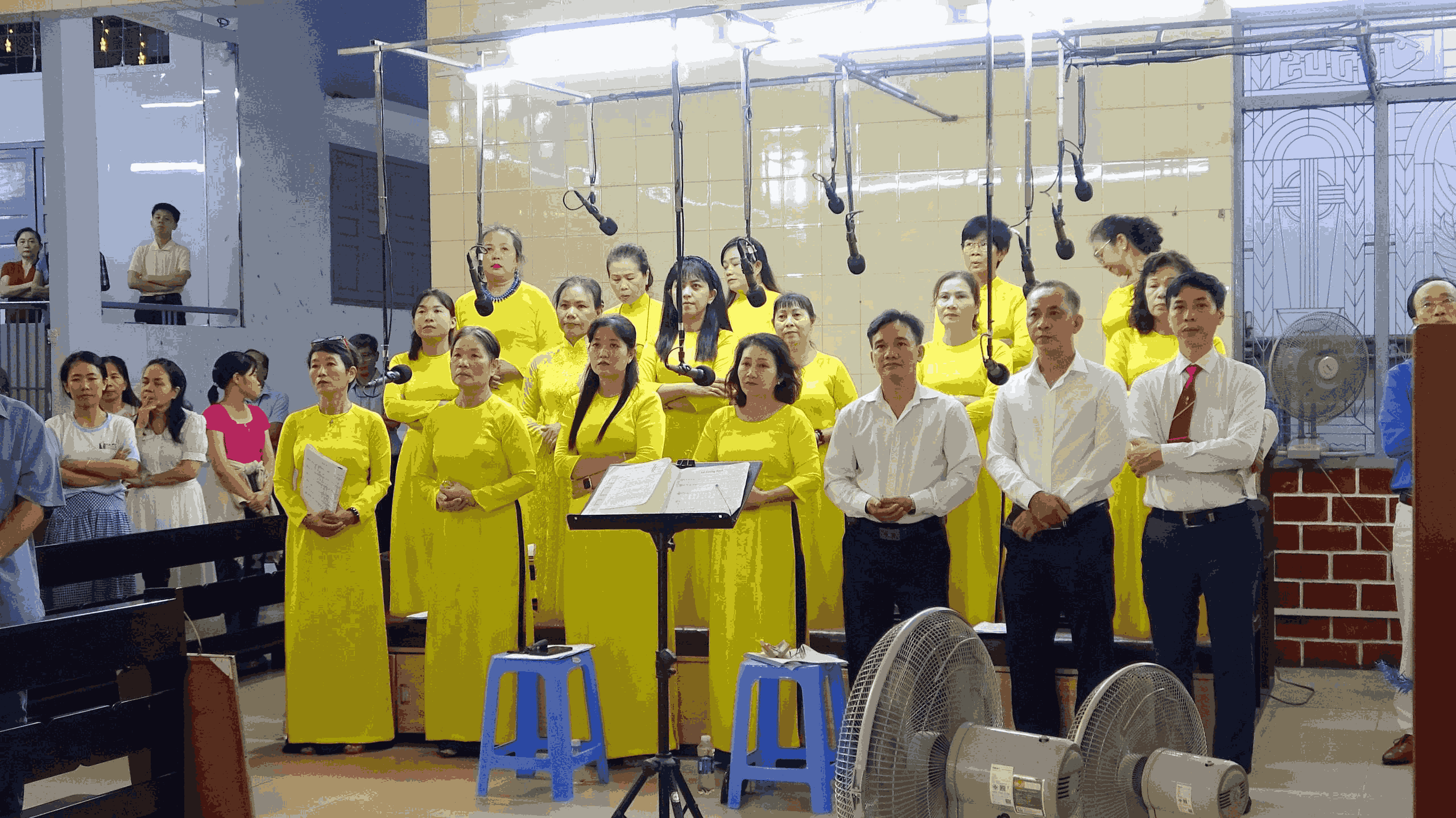 Niềm vui phục vụ, khi Chúa bước vào đời tôi