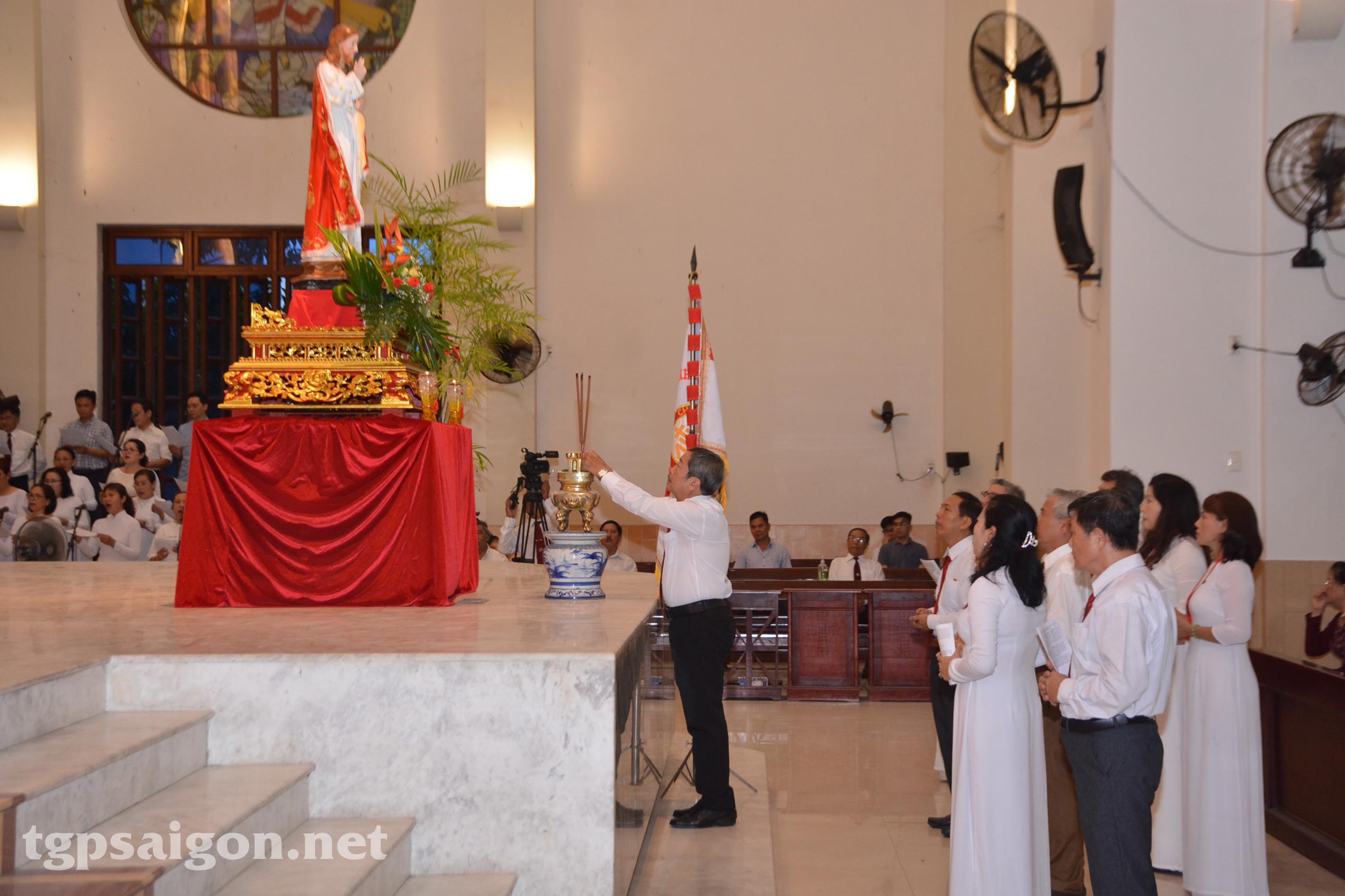 Gia đình Phạt tạ Thánh tâm Chúa Giêsu giáo hạt Tân Sơn Nhì mừng lễ Thánh Tâm Chúa Giêsu 2022