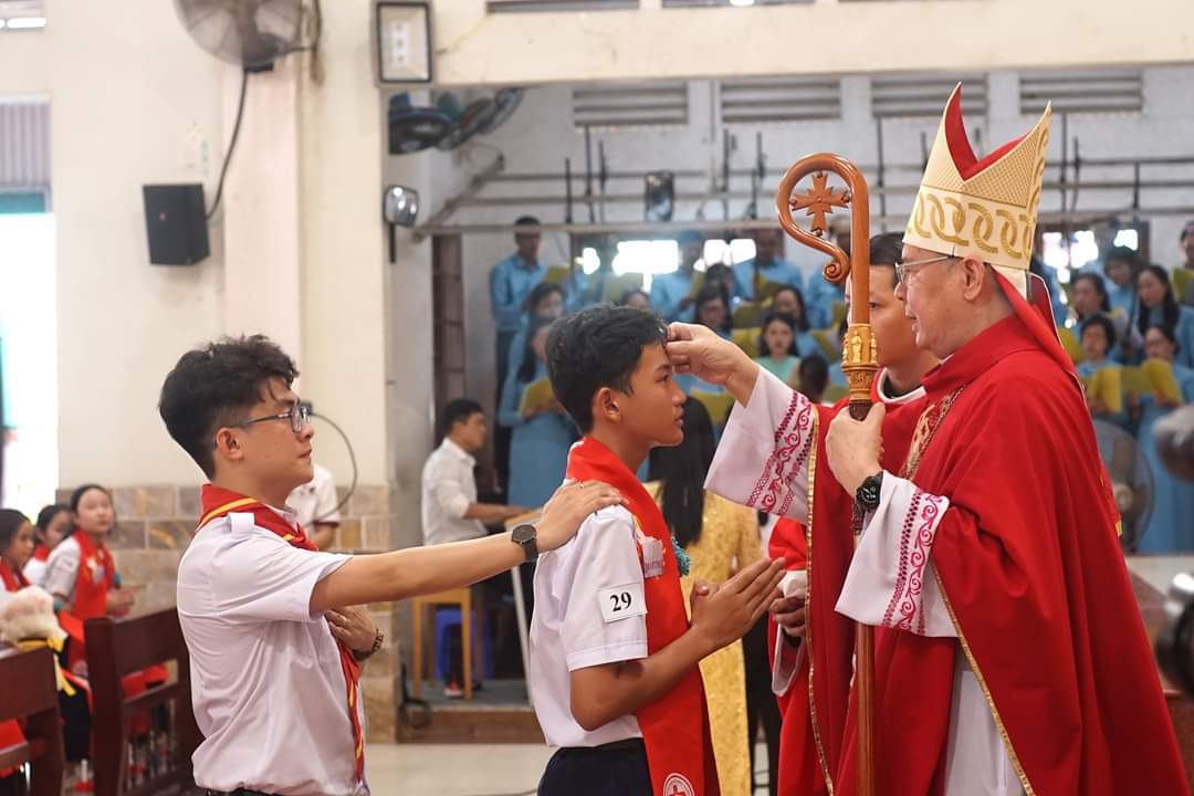 Giáo xứ Bình Thuận - Tân Sơn Nhì: Hồng ân Chúa Thánh Thần
