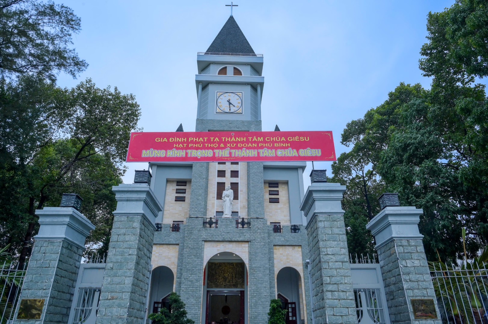 Học yêu thương như Thánh Tâm Chúa Giêsu