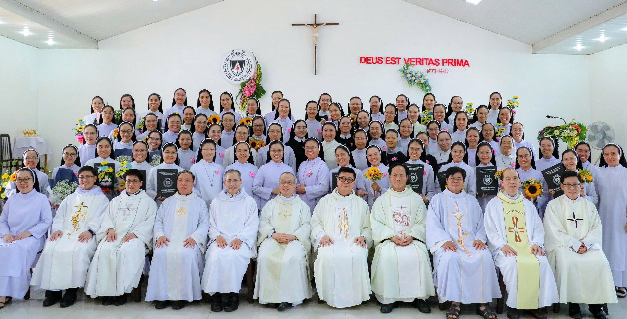 Học viện Liên Dòng Thánh Tôma Aquinô: Thánh lễ mừng bổn mạng và trao bằng tốt nghiệp