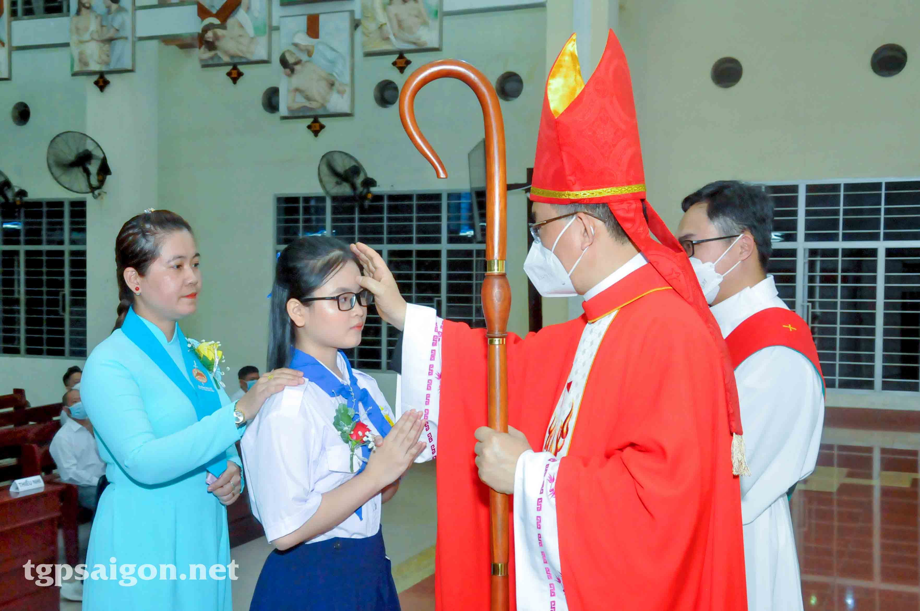 Giáo xứ Tân Chí Linh: 49 em Thiếu nhi lãnh nhận Bí Tích Thêm Sức 24-2-2022