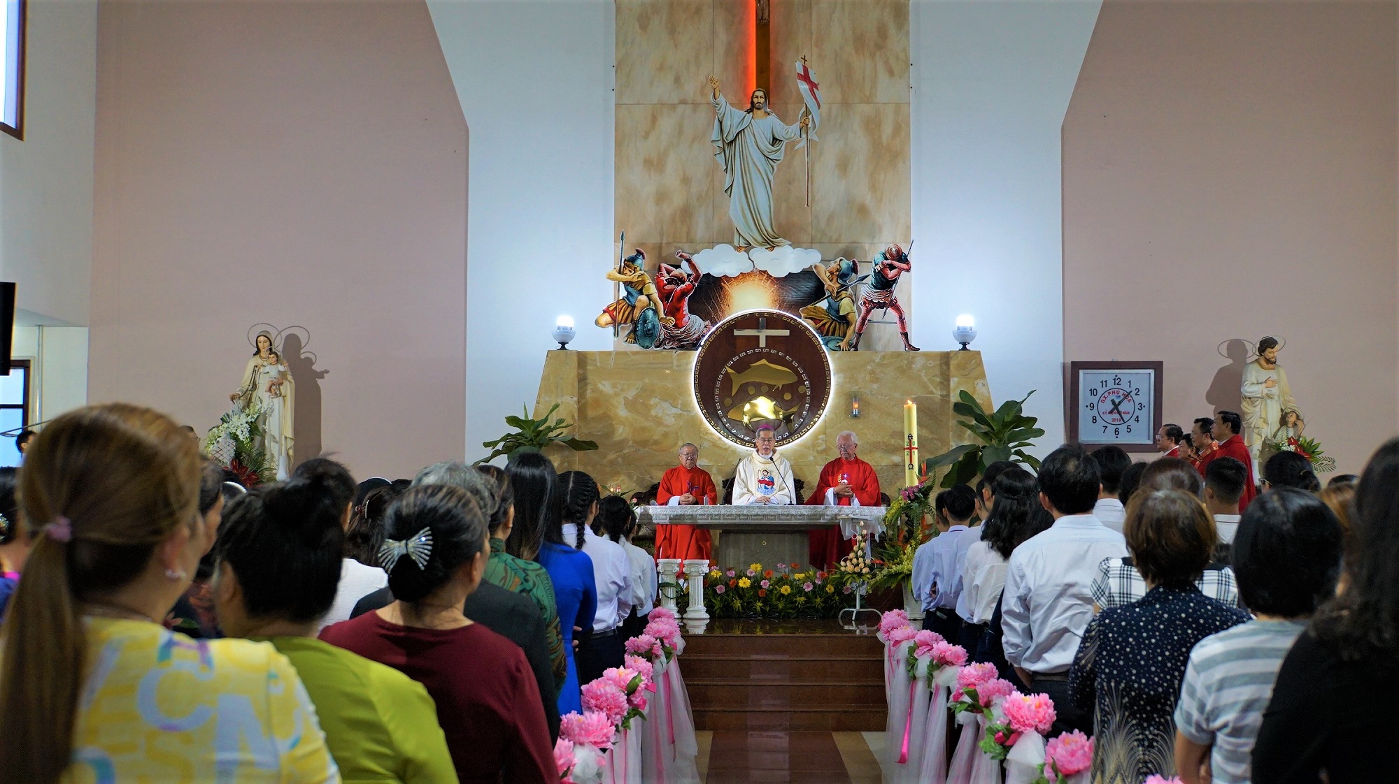 Giáo xứ Phú Hòa: Niềm vui lãnh nhận hồng ân Chúa Thánh Thần 24-4-2021
