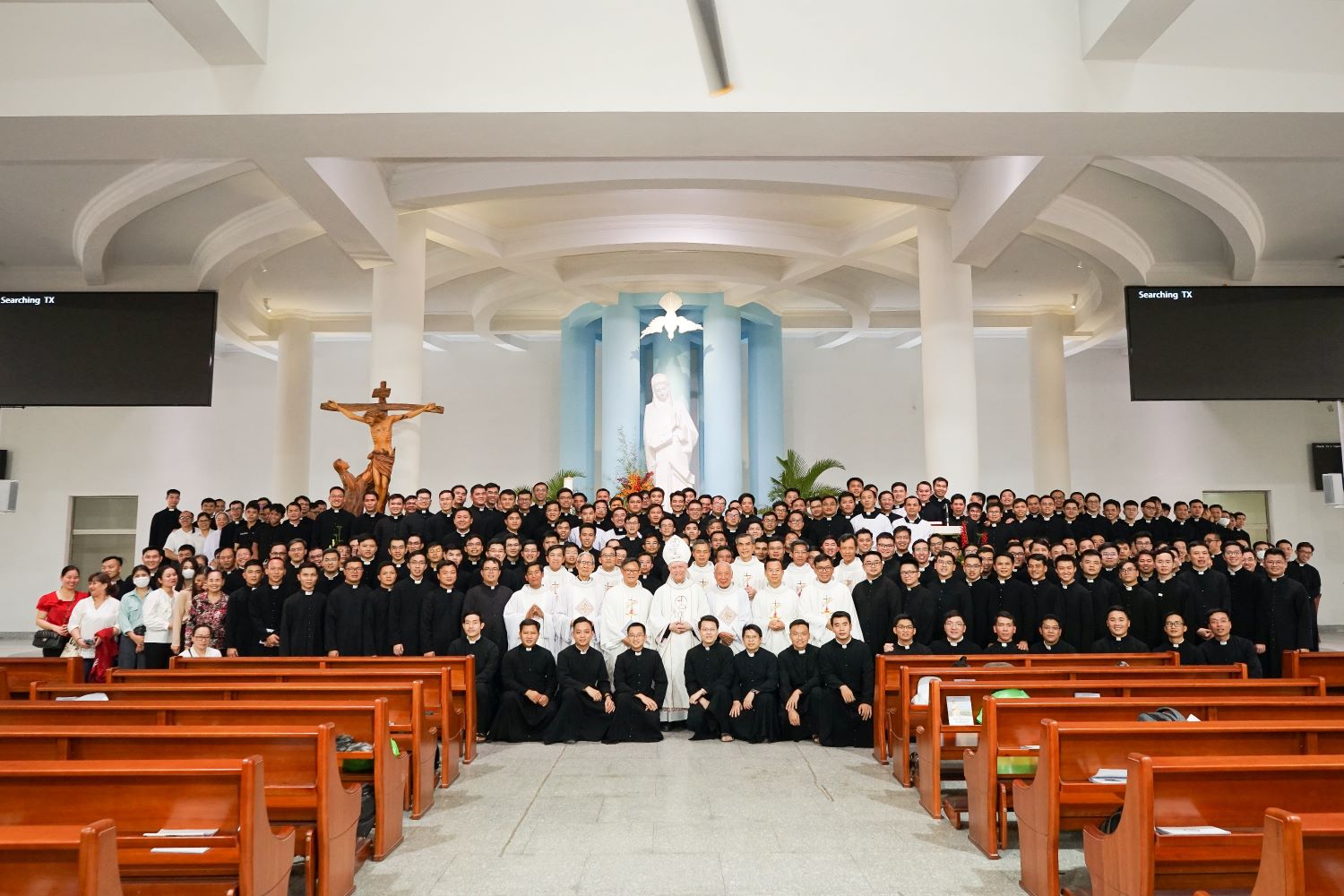 Đại Chủng Viện Thánh Giuse Sài Gòn: Hành hương Trung tâm Đức Mẹ Núi Cúi và viếng thăm ĐCV Xuân Lộc