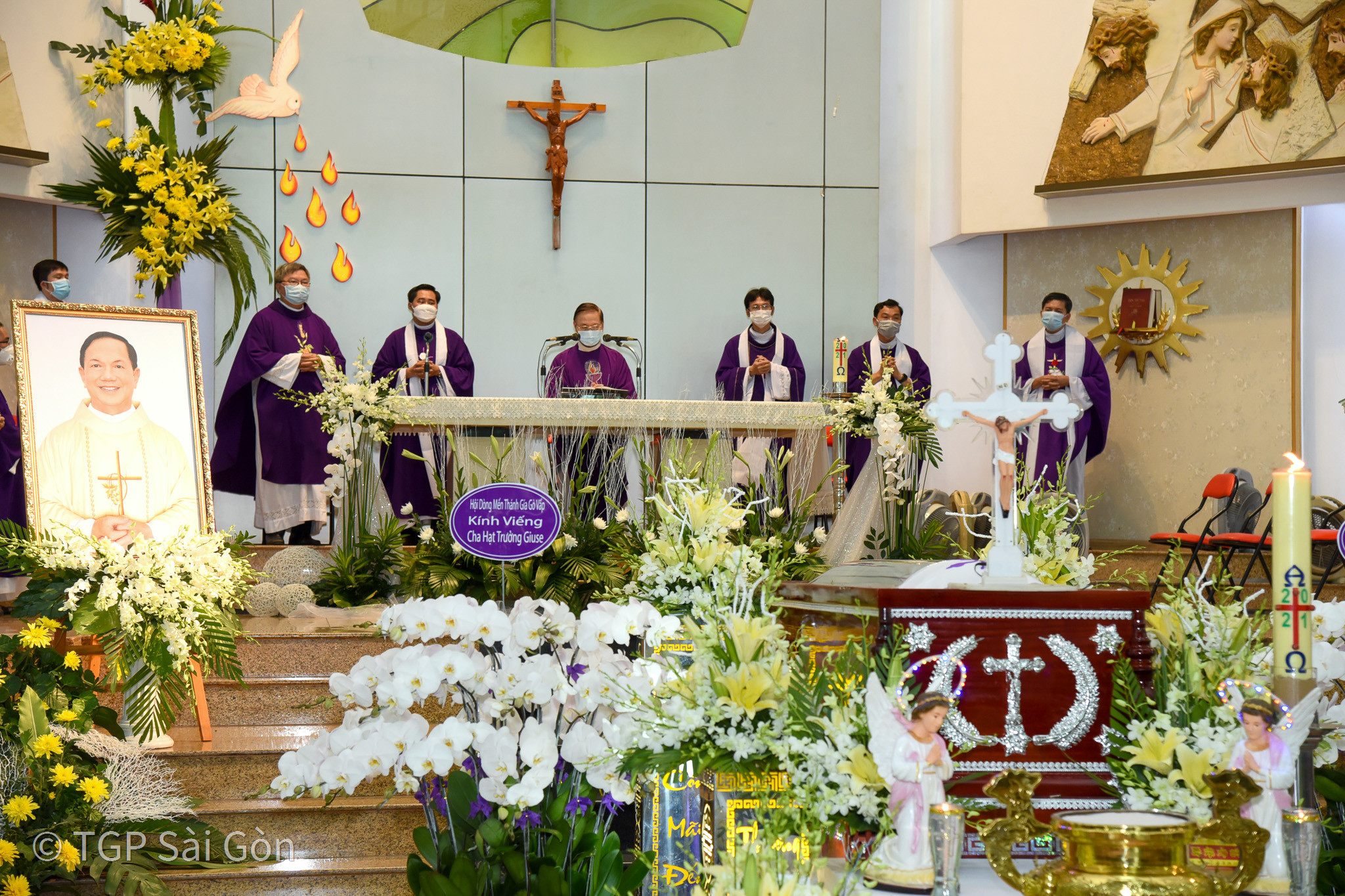 Giáo xứ Xóm Thuốc: Lễ Đưa chân cố linh mục Giuse Nguyễn Văn Chủ ngày 24-5-2021