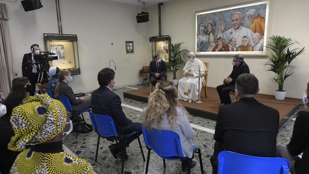 ĐTC Phanxicô thăm trụ sở Vatican News và báo Quan sát viên Roma