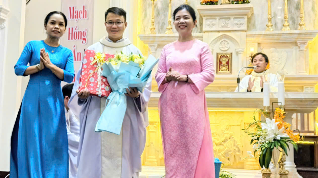 Giáo xứ Môi Khôi: Thánh lễ mừng Sinh nhật Thánh Gioan Tẩy Giả