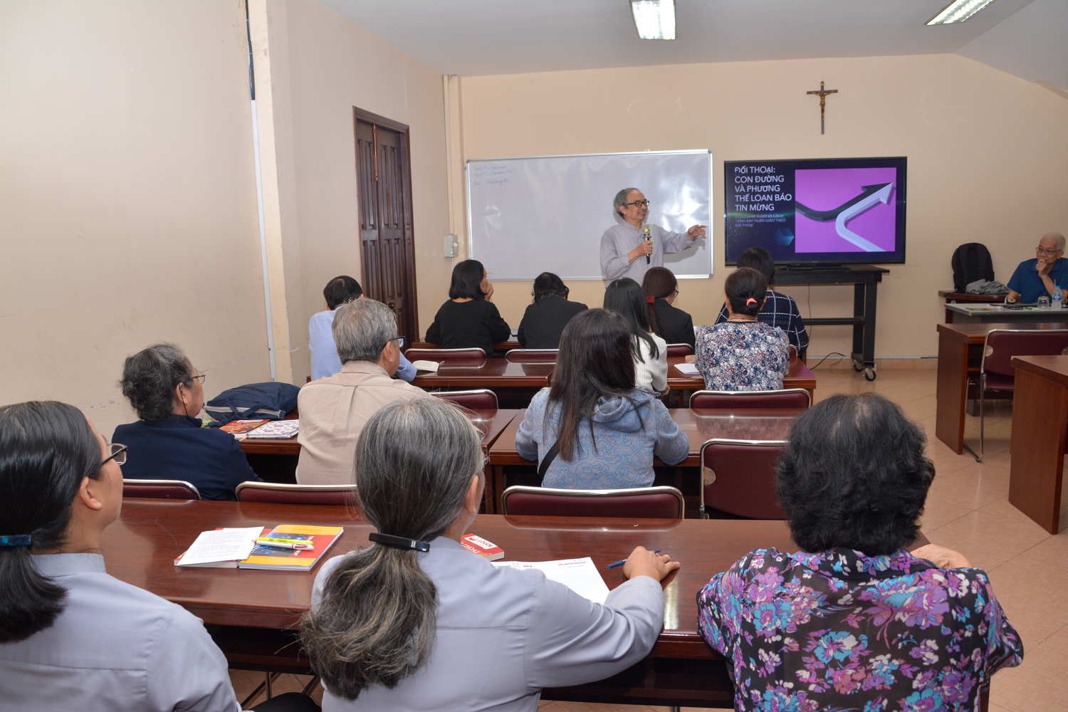Trung tâm Mục vụ TGP Sài Gòn: Gặp gỡ Giáo lý viên phụ trách các lớp giáo lý Dự tòng và Hôn nhân ngày 24-10-2020