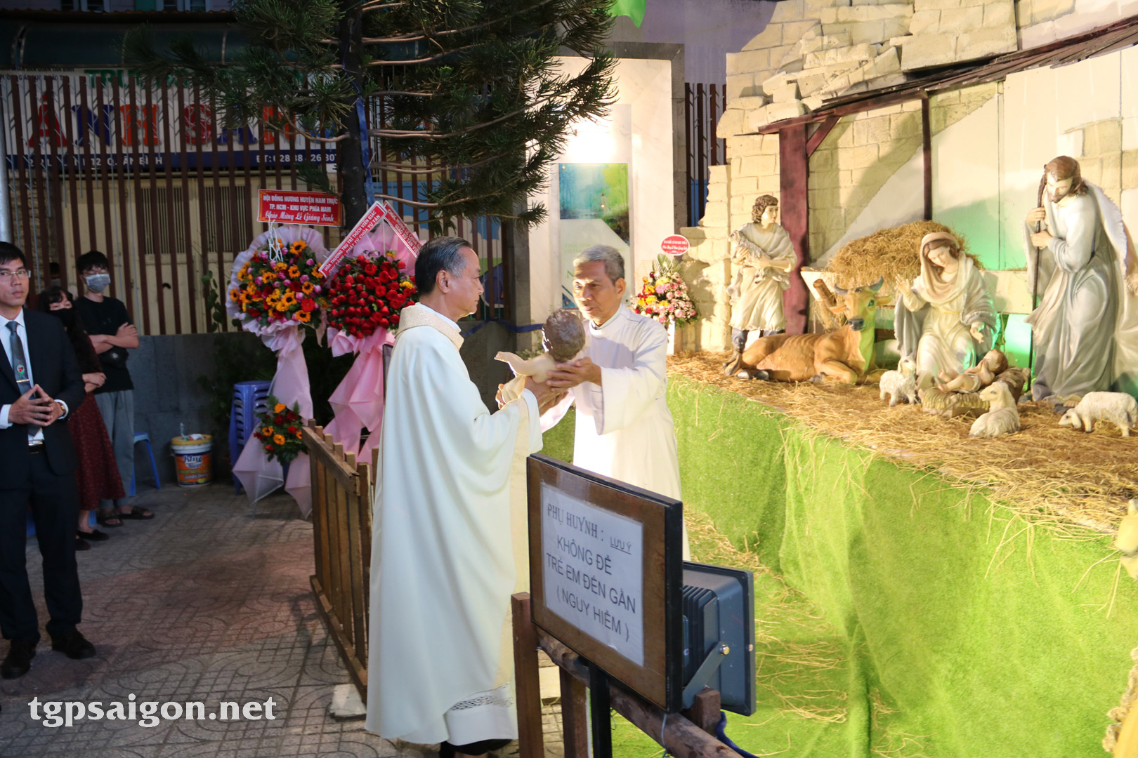 Giáo xứ Tân Việt: Lễ Đêm Giáng sinh 2022