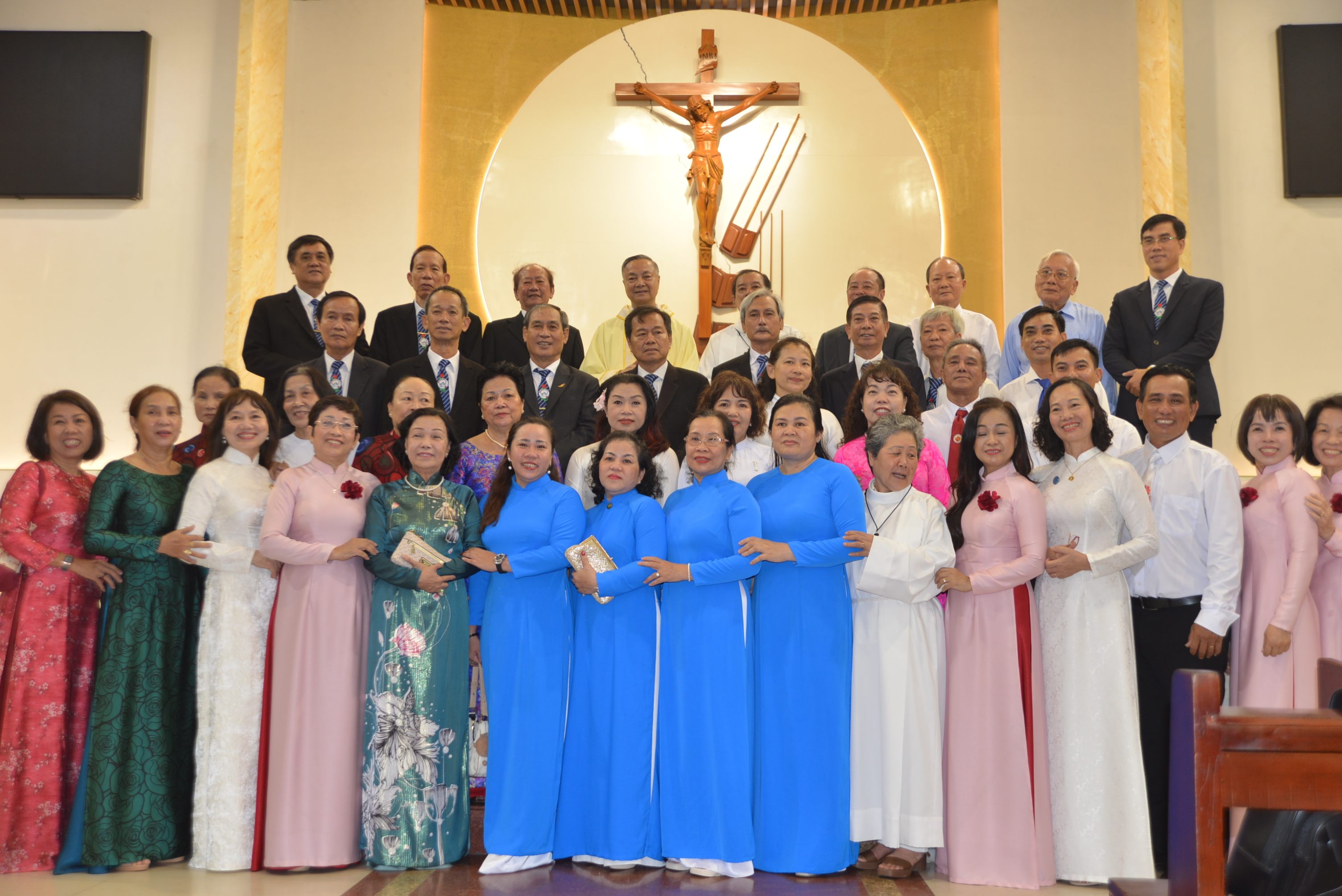 Giáo xứ Tân Việt: Thánh lễ đêm Giáng Sinh 2025