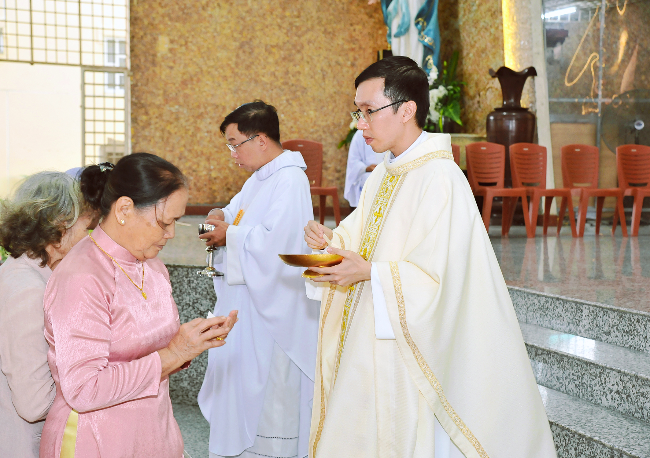 Thánh lễ tạ ơn của tân linh mục Giuse Nguyễn Duy Hoàng