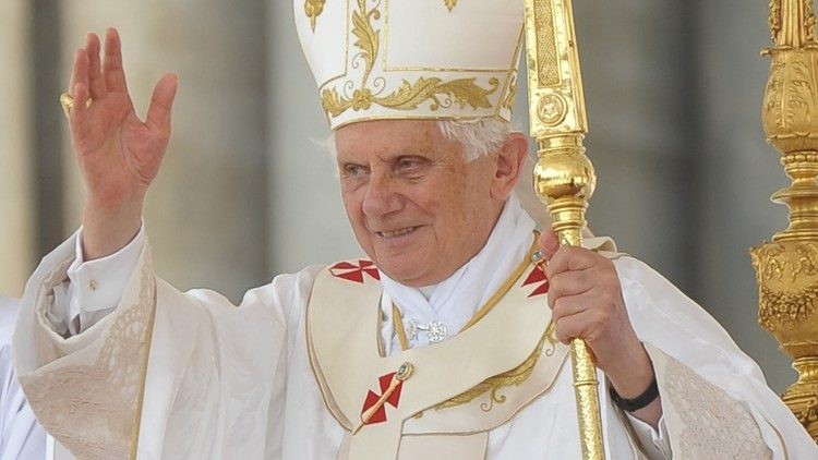 Đức Ratzinger và một Giáo hội đón tiếp con người trong khi vẫn để họ tự do