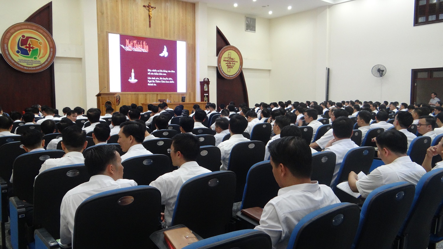 Đại Chủng viện Thánh Giuse Sài Gòn: Đức cha Giuse Đỗ Mạnh Hùng đến thăm và huấn đức