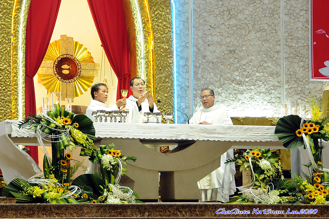 Giáo xứ Tân Phú: Lễ kỷ niệm Thánh chức linh mục