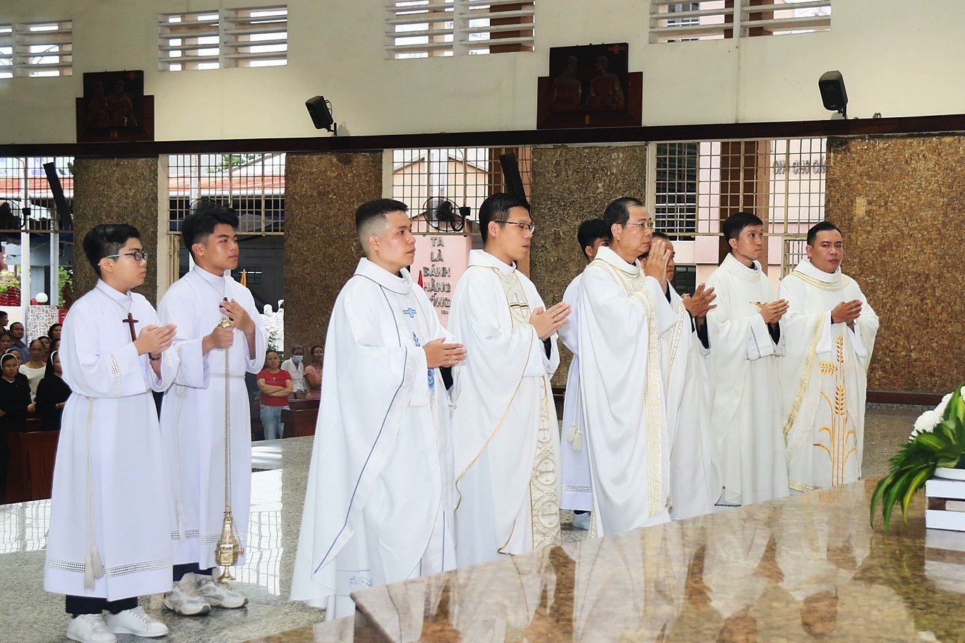 Giáo xứ Tân Phú: Cha Chánh xứ kỷ niệm 18 năm Thụ Phong Linh Mục