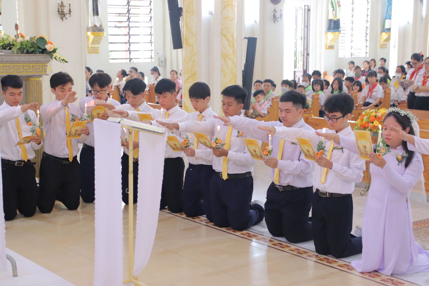 Giáo xứ Chợ Quán: chung vui cùng 21 em tuyên hứa Bao Đồng