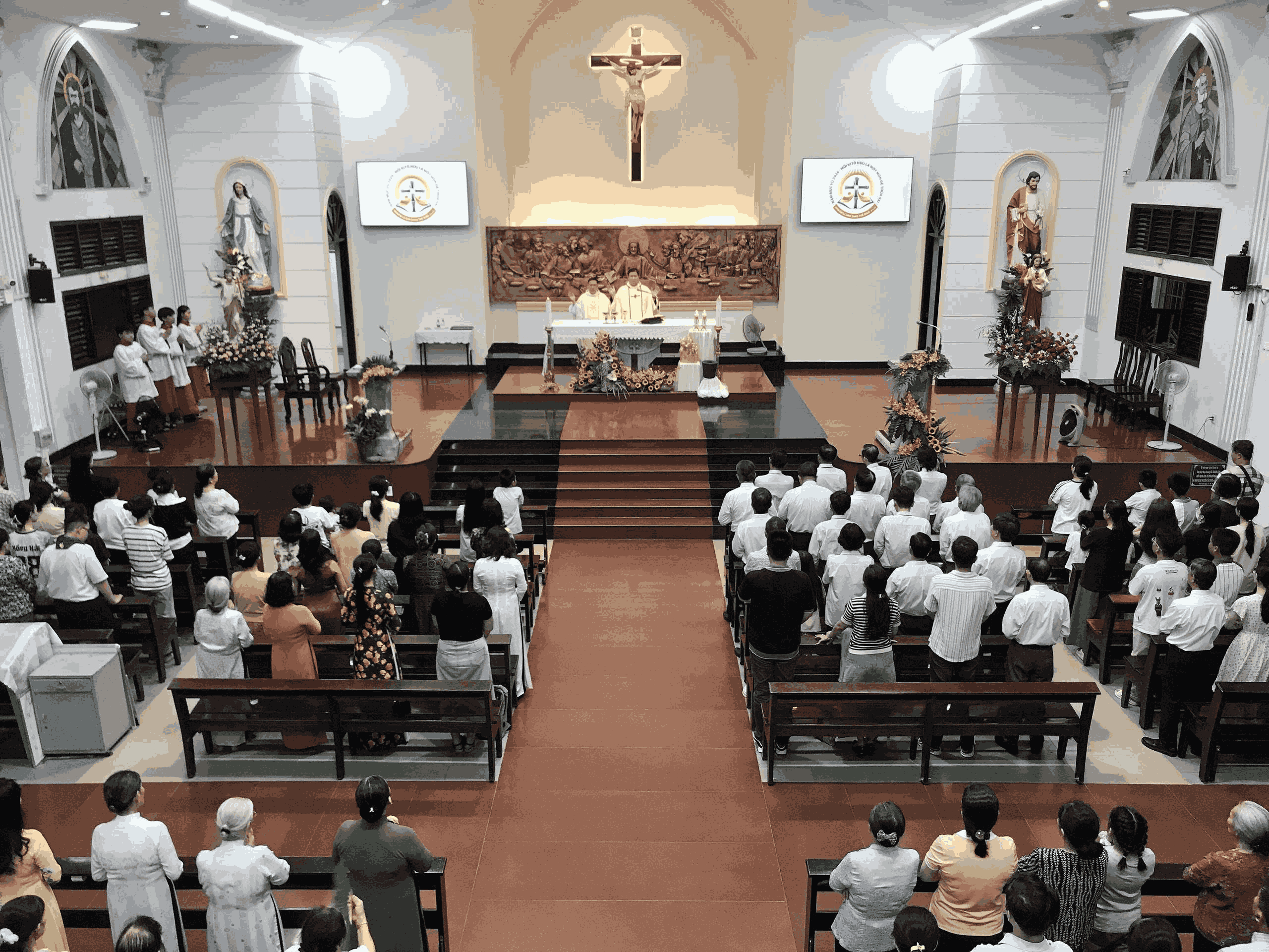 Giáo xứ Thánh Linh: Thánh lễ mừng Sinh nhật Thánh Gioan Tẩy Giả, bổn mạng Giáo khu Gioan và Ban Thầm Lặng