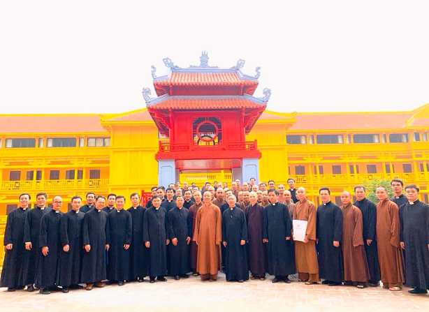 Chủng sinh ĐCV gặp gỡ tăng sinh Học viện Phật Giáo Việt Nam