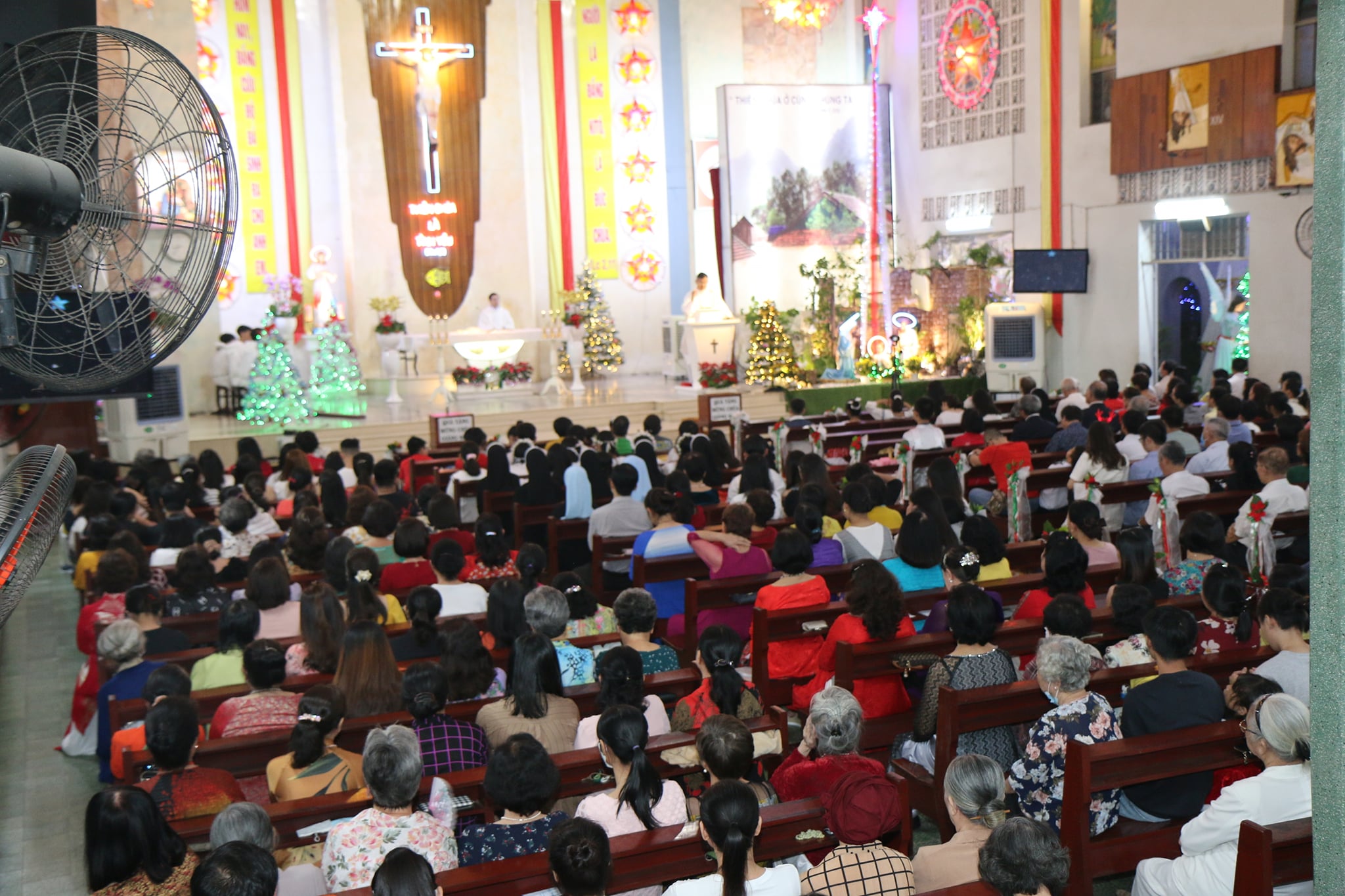 Giáo xứ Tân Trang: Thánh lễ Đêm Giáng sinh 2020