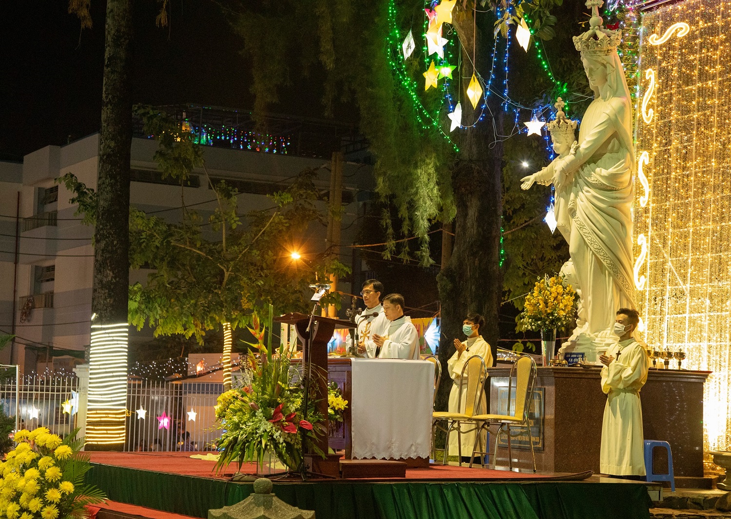 Giáo xứ Phú Bình: Mừng đại lễ Giáng sinh 2020