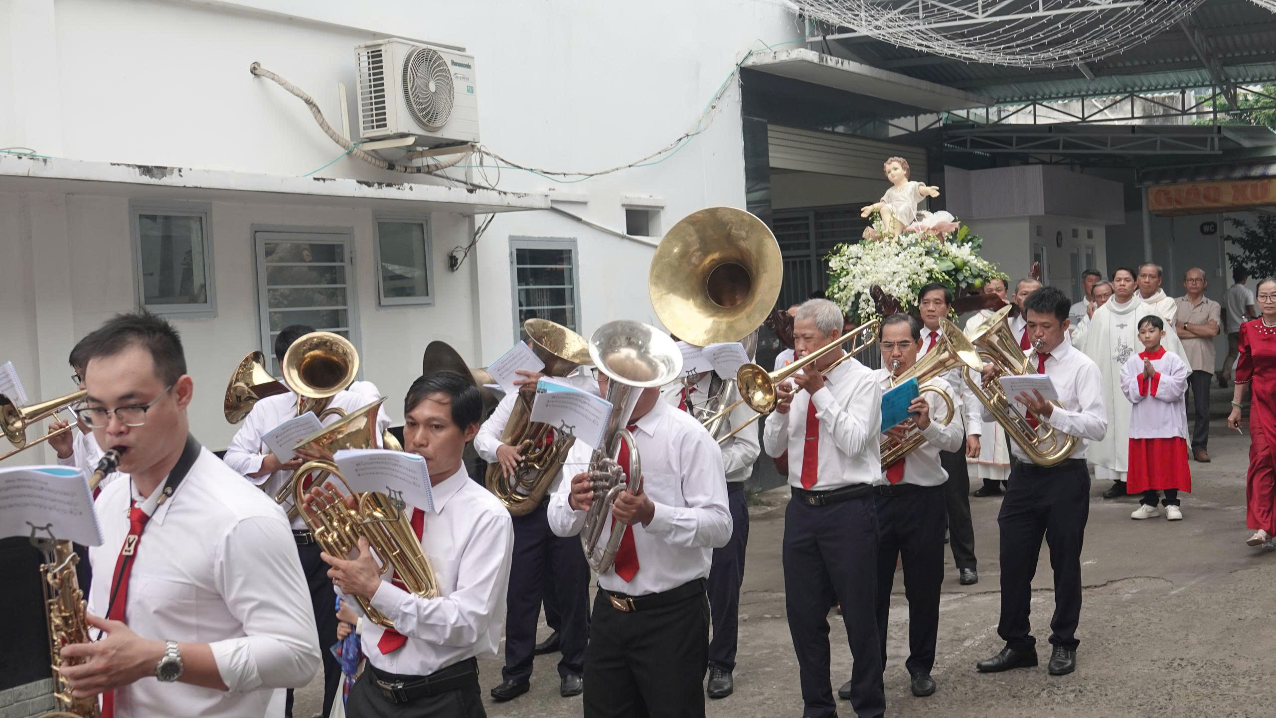 Giáo xứ Nhân Hòa: Mừng Đại lễ Giáng Sinh