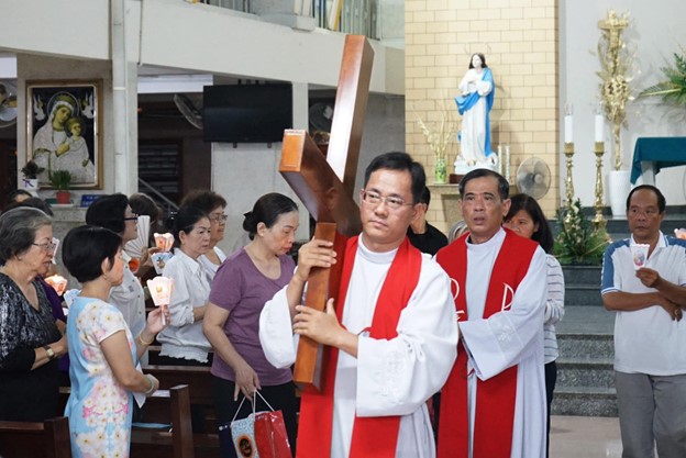 Giáo xứ Phát Diệm: Đi Đàng Thánh Giá trọng thể - Tuần Thánh 2024