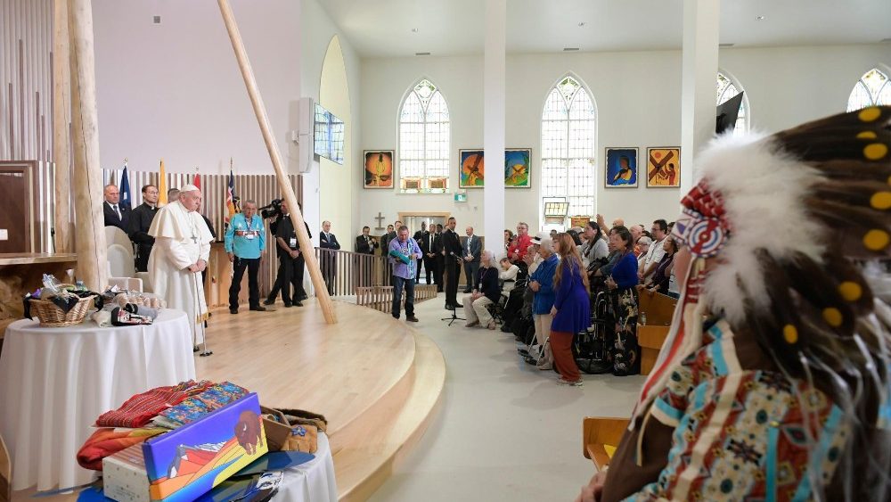 ĐTC gặp gỡ các Dân tộc Bản địa và cộng đoàn giáo xứ Thánh Tâm Edmonton