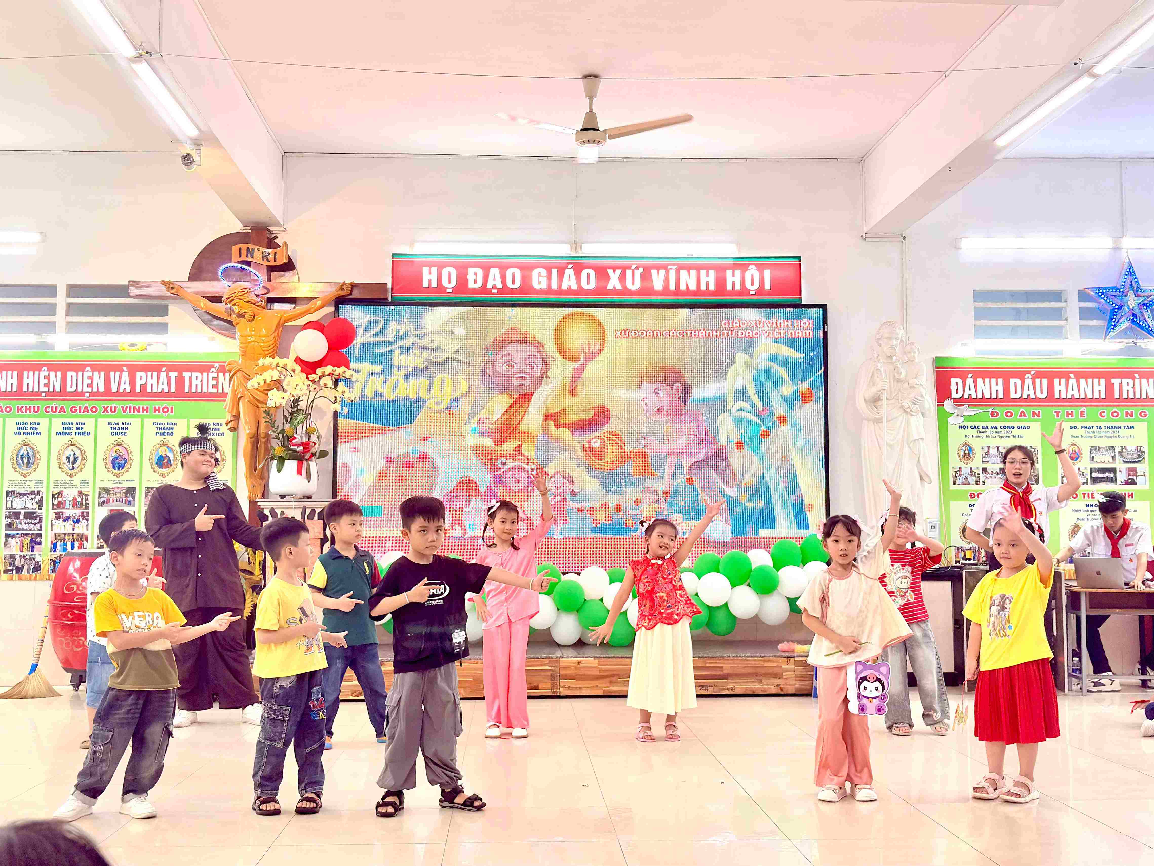 Giáo xứ Vĩnh Hội: Vui Trung thu cùng Chúa Giêsu dưới vầng trăng rằm