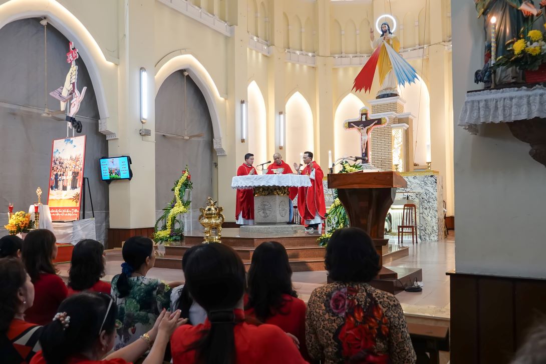 GX Gia Định: Thánh lễ mừng kính trọng thể các Thánh Tử Đạo Việt Nam và đón tân phó xứ 24-11-2023