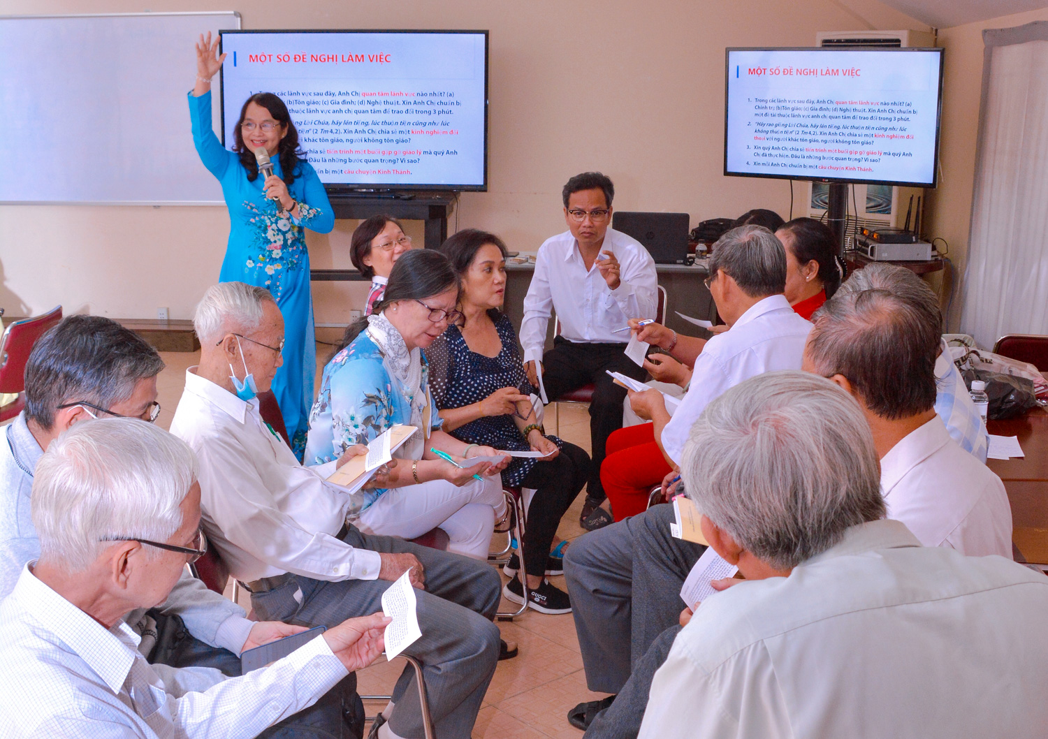 Trung tâm Mục vụ TGP Sài Gòn: Gặp gỡ Giáo lý viên phụ trách các lớp giáo lý Dự tòng và Hôn nhân ngày 26-12-2020