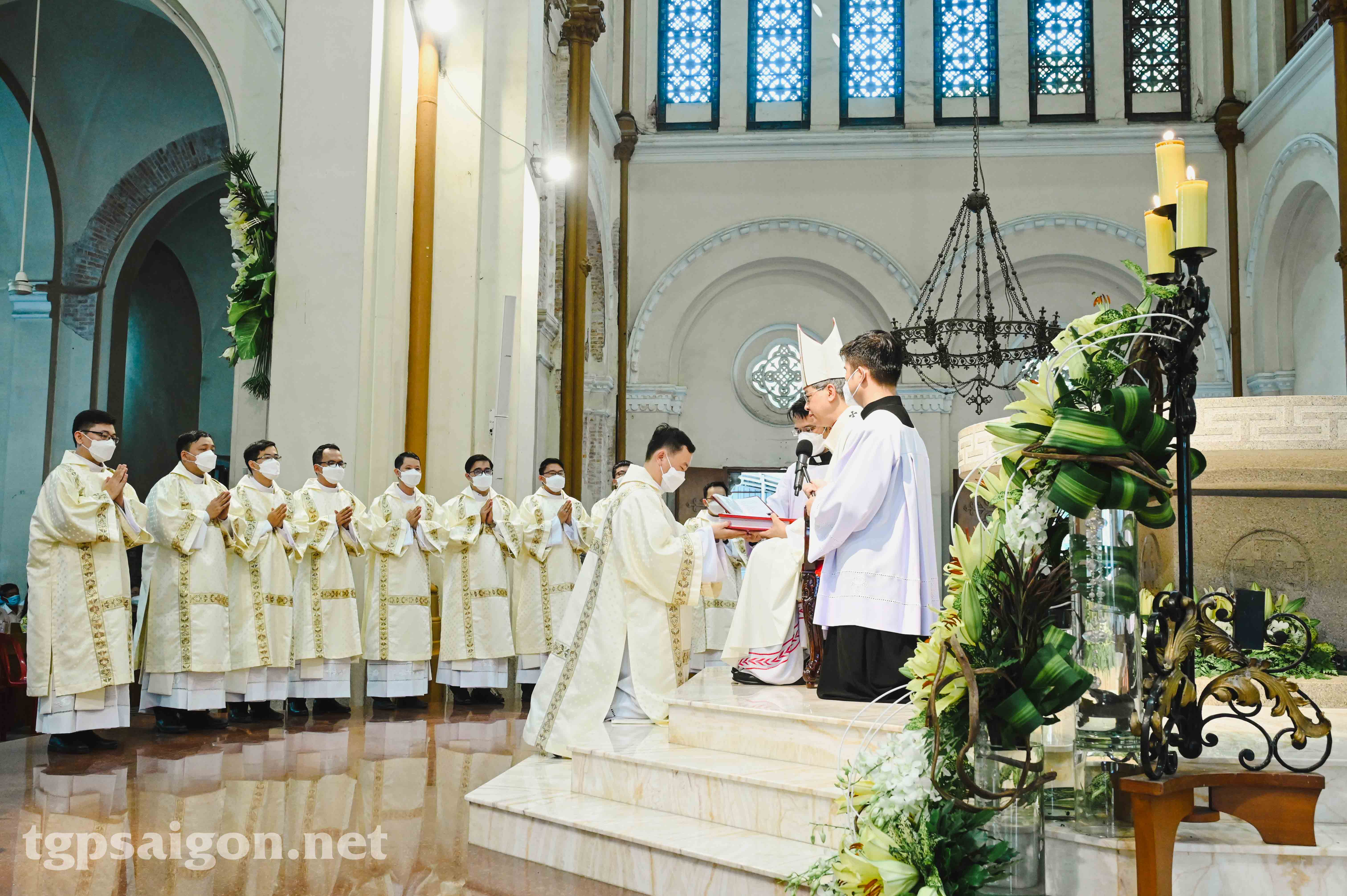 Thánh lễ truyền chức Phó tế tại Nhà thờ Chính tòa Đức Bà Sài Gòn ngày 28-3-2022