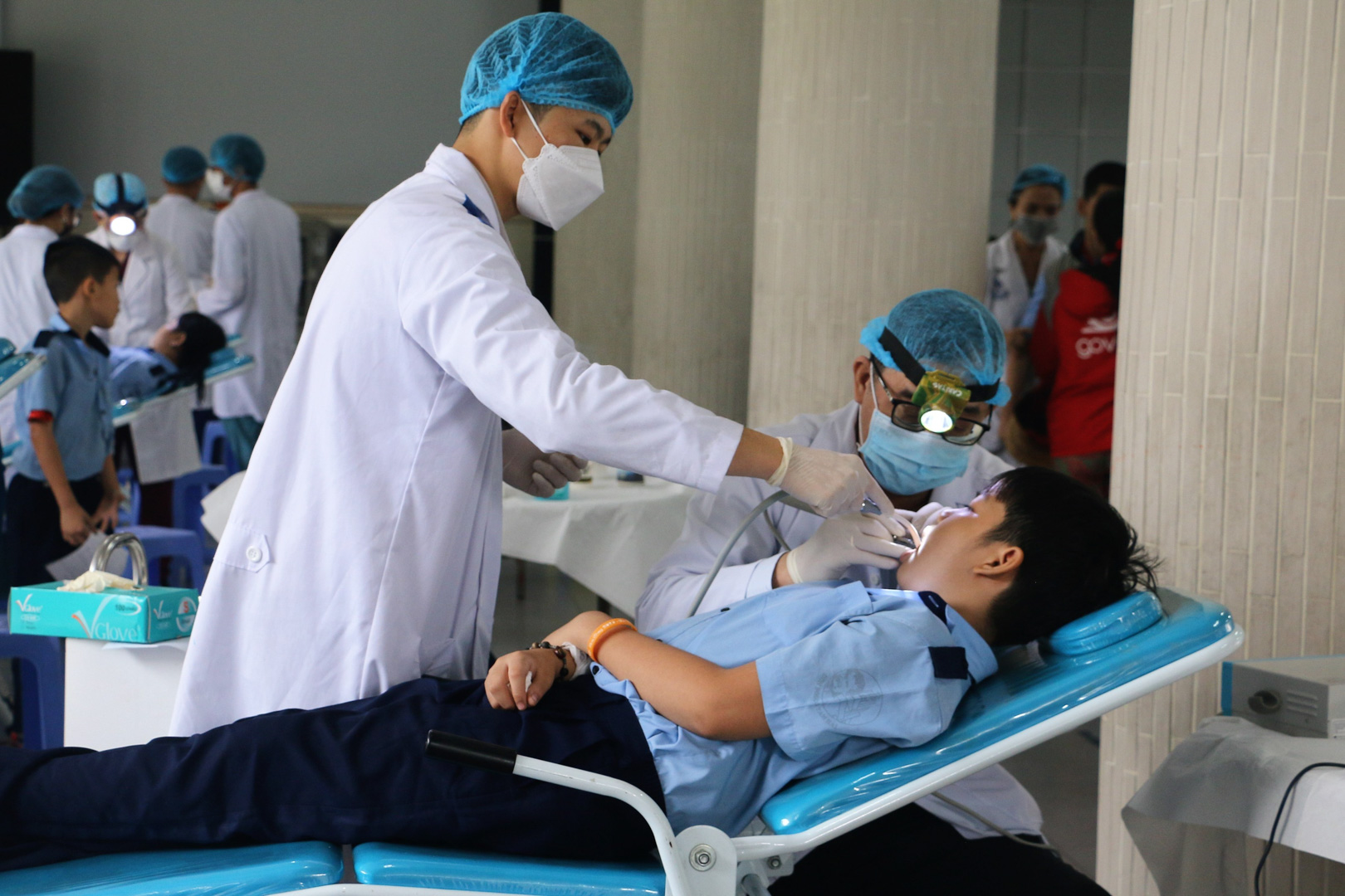 Giáo xứ Tam Hải: Khám bệnh và khám chữa răng cho các em học sinh trường phổ cập Don Bosco Tam Hải