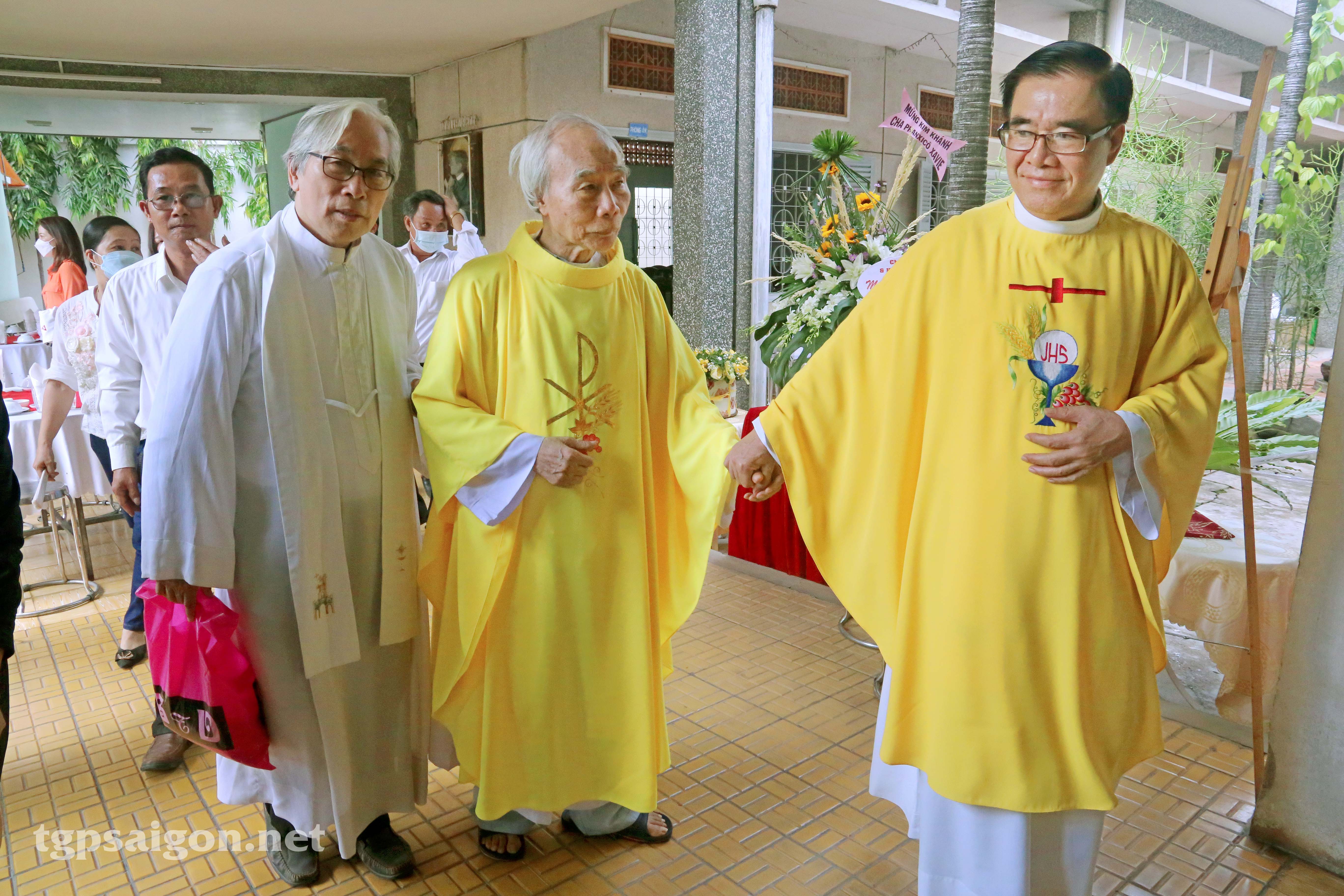 Mừng Kim khánh linh mục cha cố Phanxicô Xaviê Nguyễn Hùng Oánh 27-4-2022
