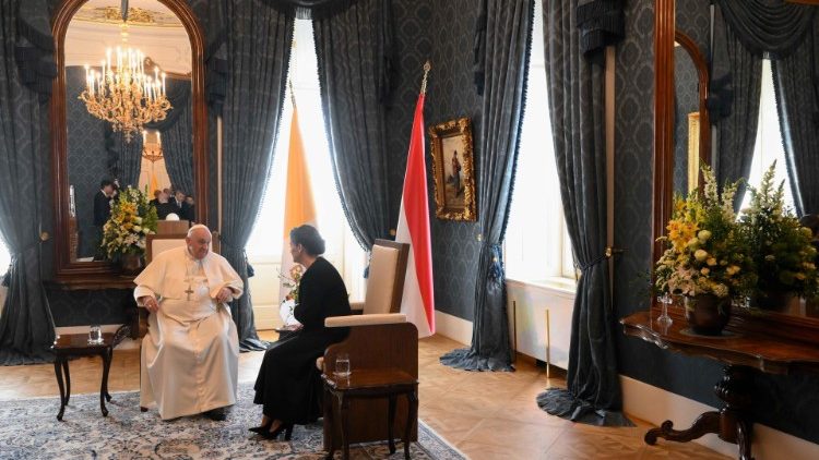 Đức Thánh Cha thăm hữu nghị Tổng thống Cộng hoà và Thủ tướng