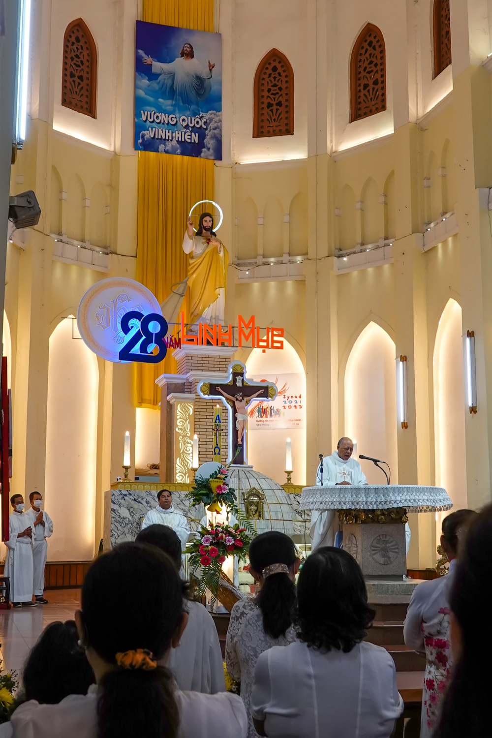 Giáo xứ Gia Định: Thánh lễ Tạ ơn 28 năm hồng ân của Linh mục Chánh xứ
