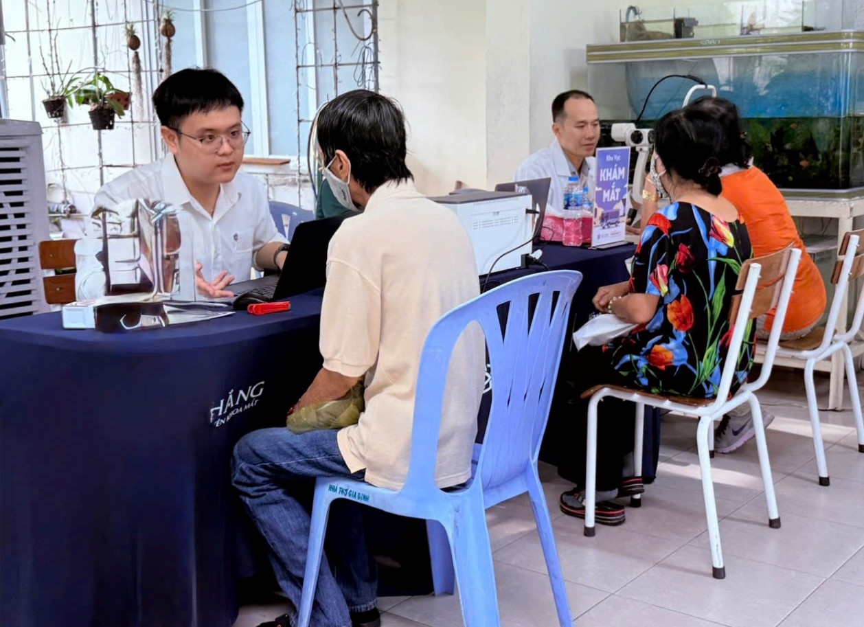Chương trình khám mắt miễn phí tại Giáo xứ Gia Định