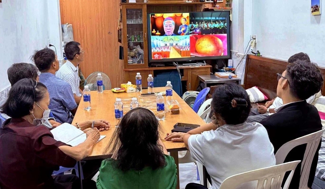 Tình yêu nối kết qua bốn thế kỷ