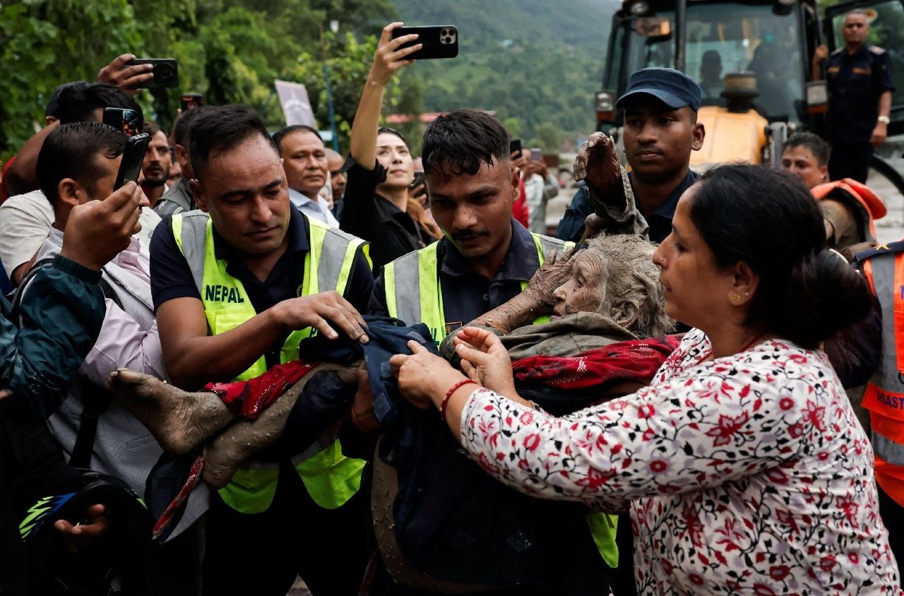 Từ dòng lũ ở Nepal, nghĩ về hồng ân sự sống