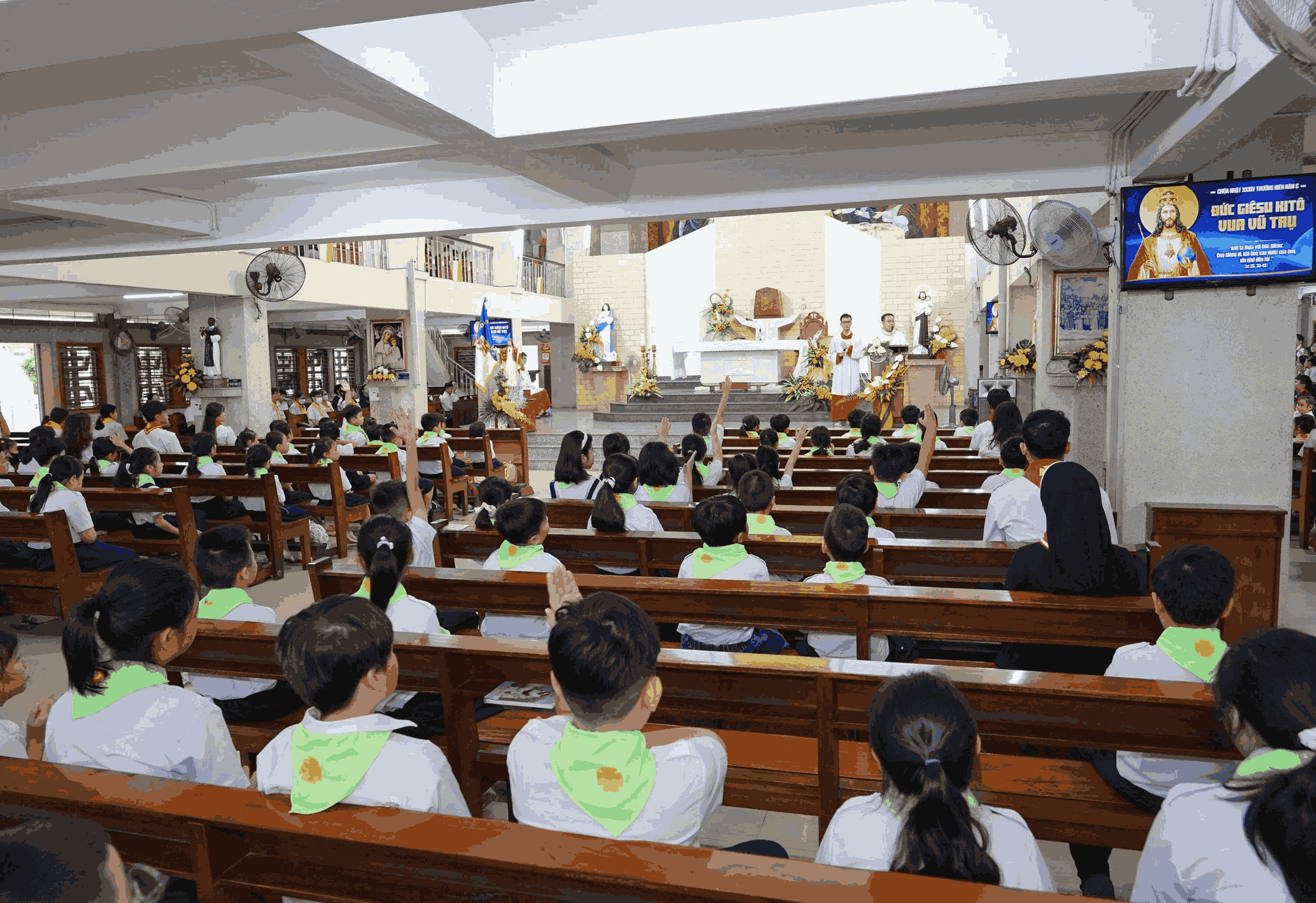 Giáo xứ Phát Diệm: Lễ Chúa Kitô Vua Vũ Trụ, mừng bổn mạng Xứ đoàn Kitô Vua